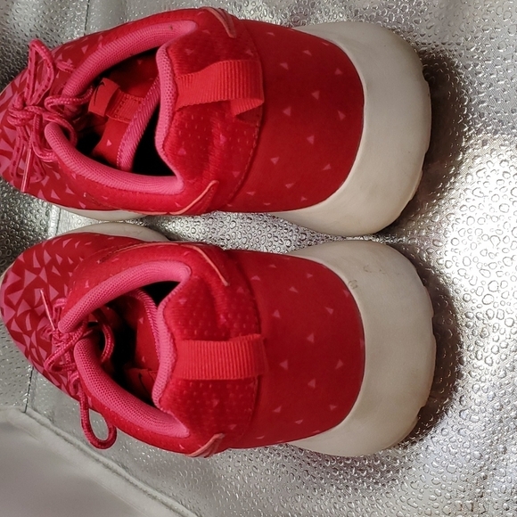 Nike 599729-602 Roshe One Gym Red Running Shoe SZ 7Y - Picture 3 of 7